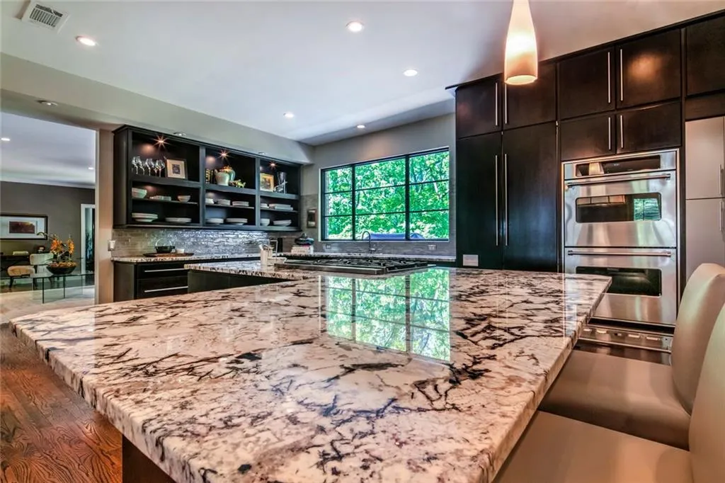 935 Riverside Trace, Sandy Springs, Georgia 30328, 5 Bedrooms Bedrooms, ,5 BathroomsBathrooms,Residential,Sold,935 Riverside Trace,5999132