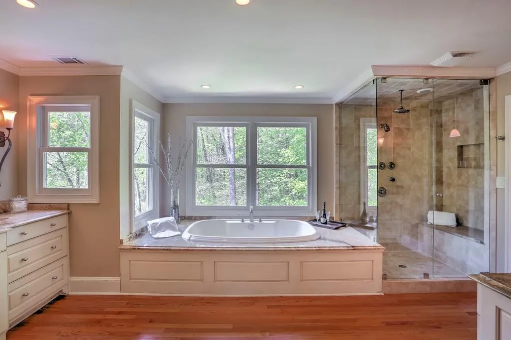 935 Riverside Trace, Sandy Springs, Georgia 30328, 5 Bedrooms Bedrooms, ,5 BathroomsBathrooms,Residential,Sold,935 Riverside Trace,5999132