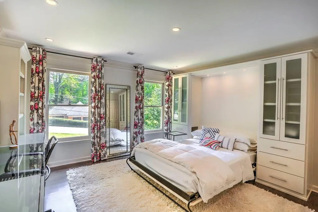 935 Riverside Trace, Sandy Springs, Georgia 30328, 5 Bedrooms Bedrooms, ,5 BathroomsBathrooms,Residential,Sold,935 Riverside Trace,5999132
