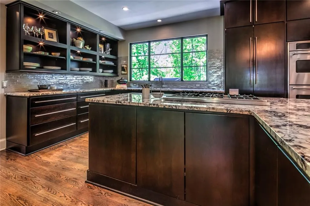 935 Riverside Trace, Sandy Springs, Georgia 30328, 5 Bedrooms Bedrooms, ,5 BathroomsBathrooms,Residential,Sold,935 Riverside Trace,5999132