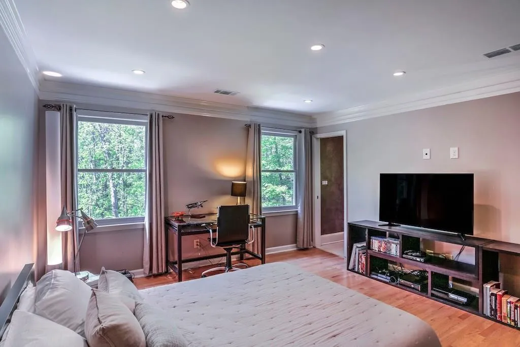 935 Riverside Trace, Sandy Springs, Georgia 30328, 5 Bedrooms Bedrooms, ,5 BathroomsBathrooms,Residential,Sold,935 Riverside Trace,5999132