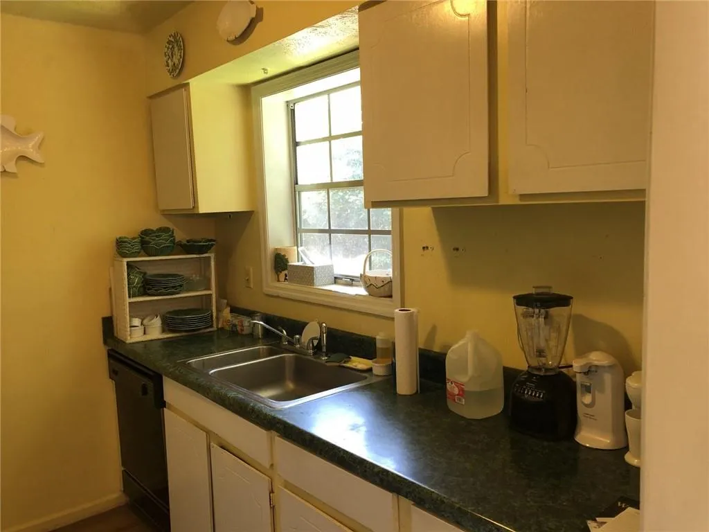 6608 Park Avenue Unit 6608, Sandy Springs, Georgia 30342, 3 Bedrooms Bedrooms, ,1 BathroomBathrooms,Residential,Sold,6608 Park Avenue Unit 6608,6747291