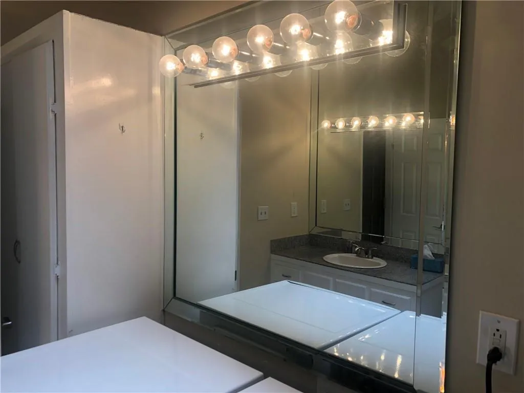 7575 Spalding Lane, Sandy Springs, Georgia 30350, 4 Bedrooms Bedrooms, ,3 BathroomsBathrooms,Residential,Sold,7575 Spalding Lane,6906807