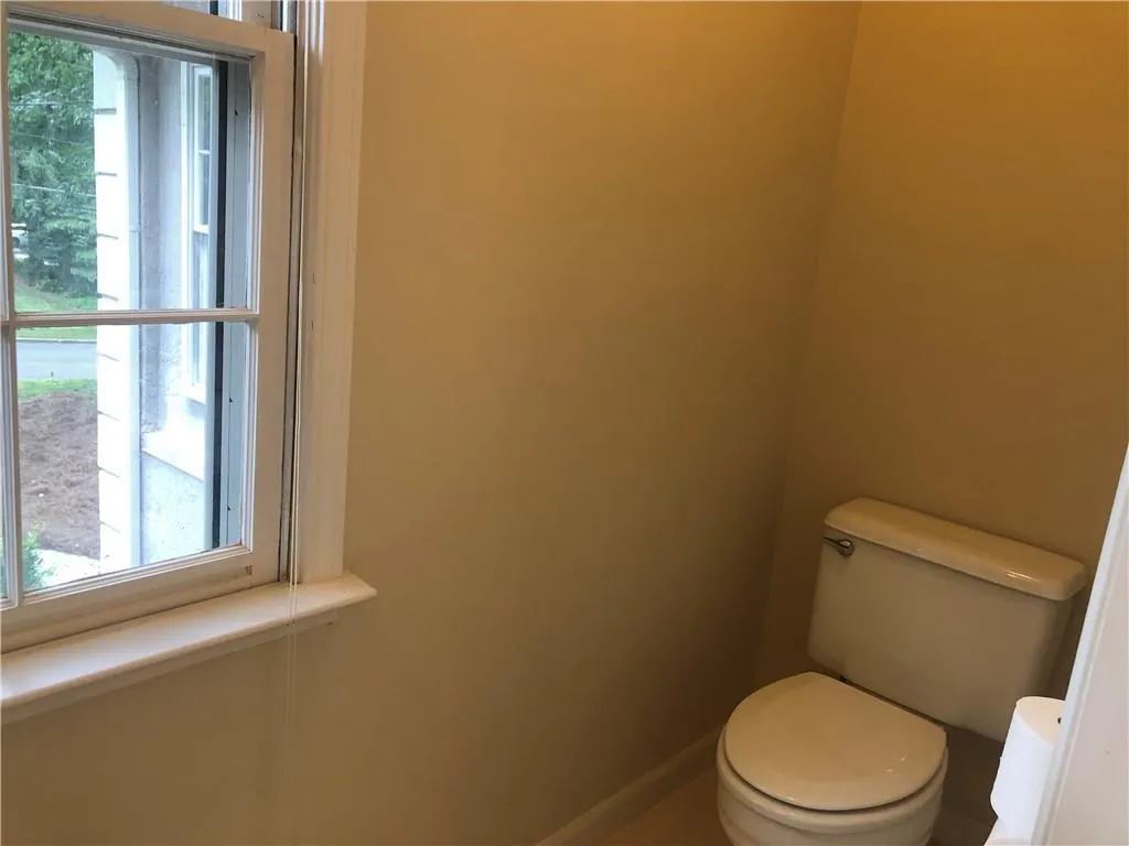 7575 Spalding Lane, Sandy Springs, Georgia 30350, 4 Bedrooms Bedrooms, ,3 BathroomsBathrooms,Residential,Sold,7575 Spalding Lane,6906807