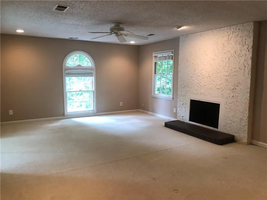 7575 Spalding Lane, Sandy Springs, Georgia 30350, 4 Bedrooms Bedrooms, ,3 BathroomsBathrooms,Residential,Sold,7575 Spalding Lane,6906807