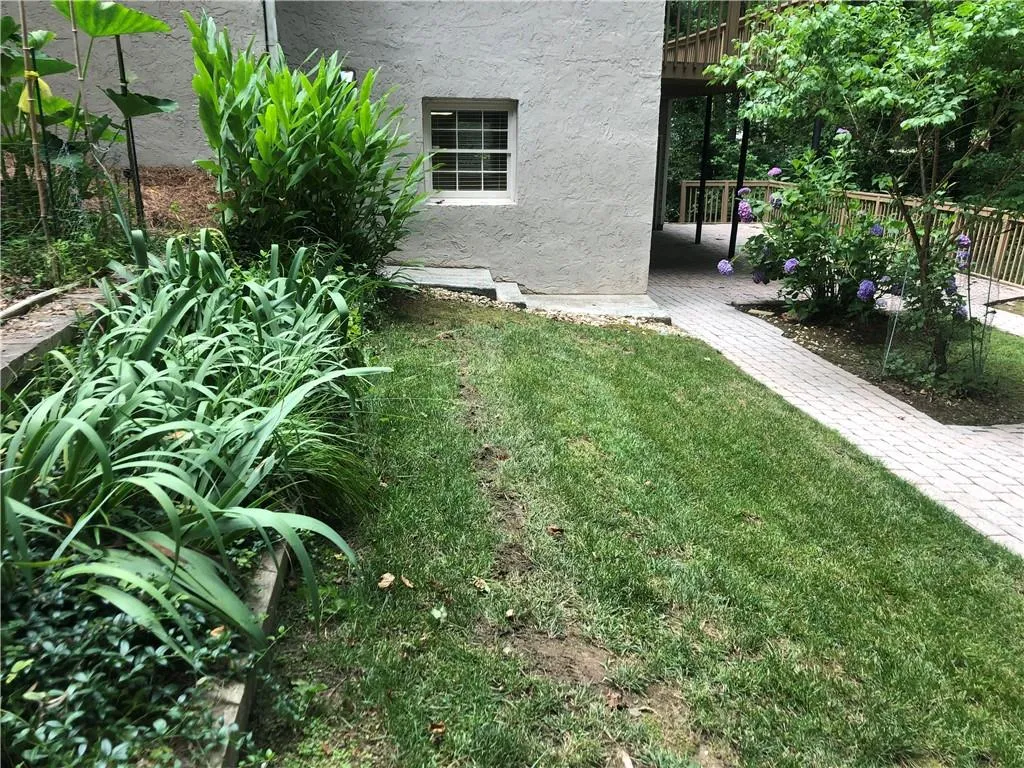 7575 Spalding Lane, Sandy Springs, Georgia 30350, 4 Bedrooms Bedrooms, ,3 BathroomsBathrooms,Residential,Sold,7575 Spalding Lane,6906807