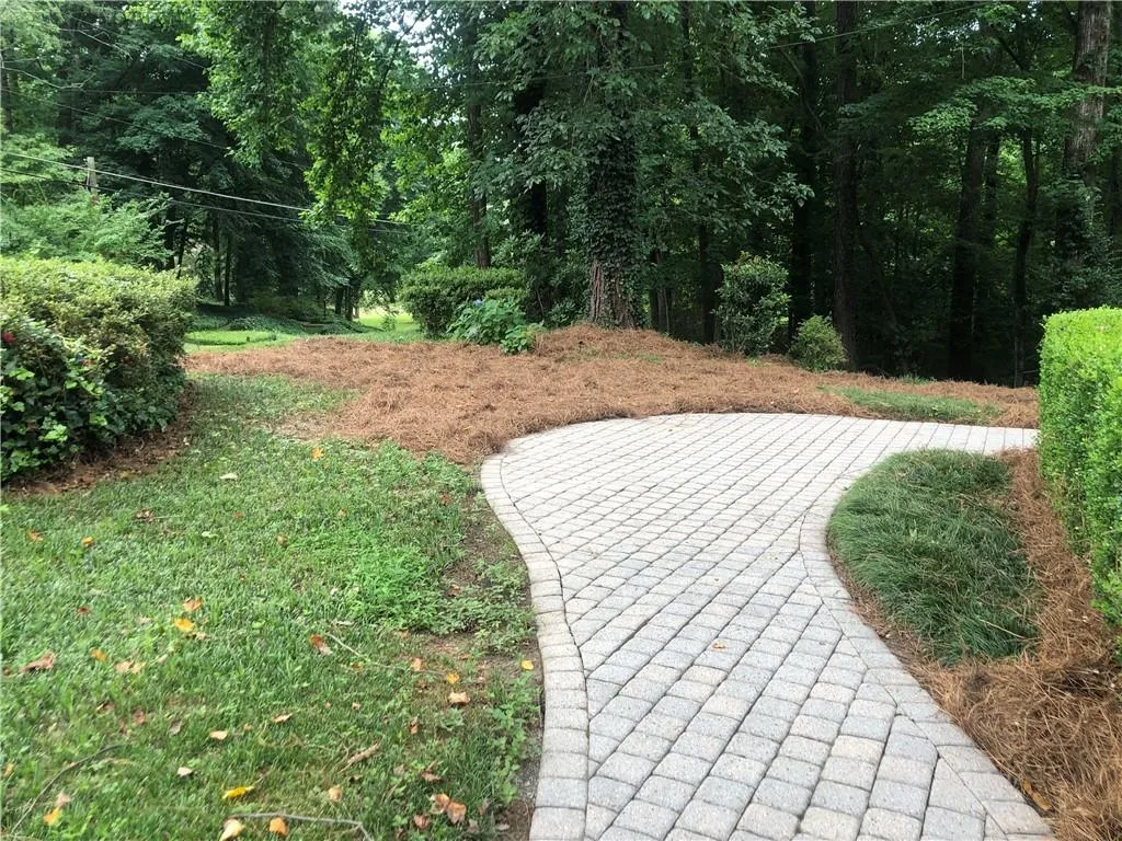 7575 Spalding Lane, Sandy Springs, Georgia 30350, 4 Bedrooms Bedrooms, ,3 BathroomsBathrooms,Residential,Sold,7575 Spalding Lane,6906807