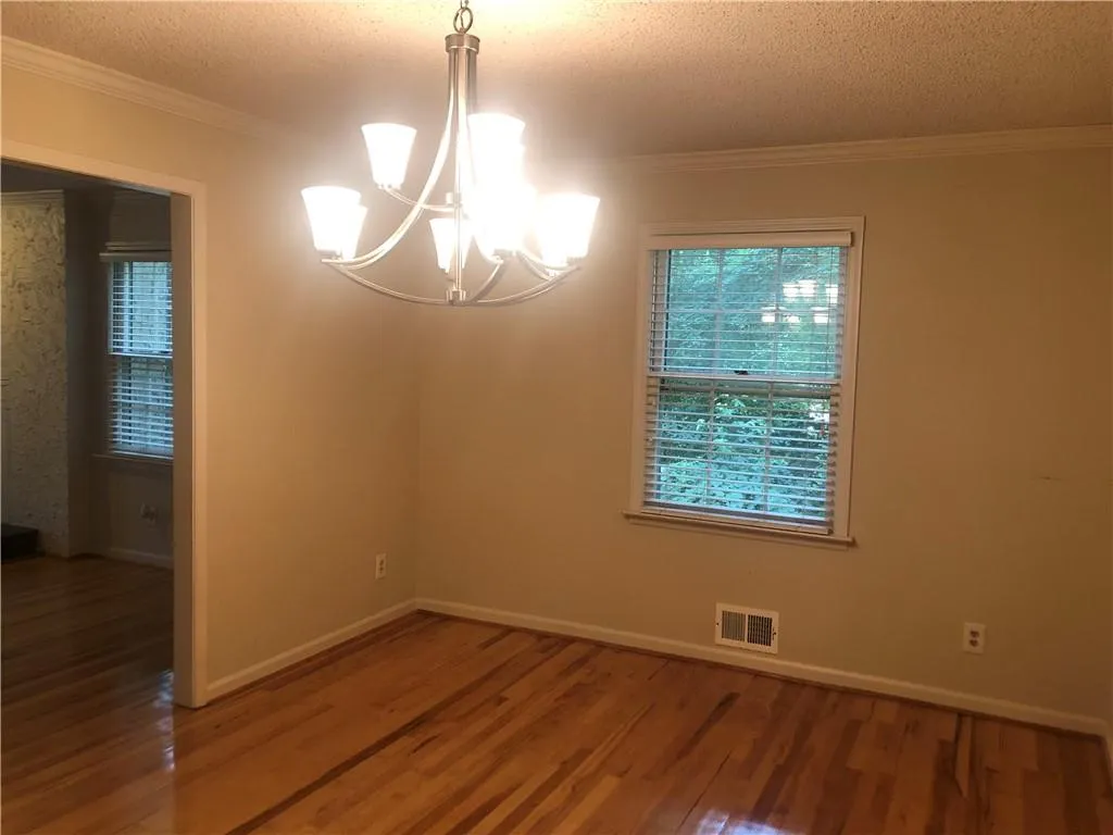 7575 Spalding Lane, Sandy Springs, Georgia 30350, 4 Bedrooms Bedrooms, ,3 BathroomsBathrooms,Residential,Sold,7575 Spalding Lane,6906807