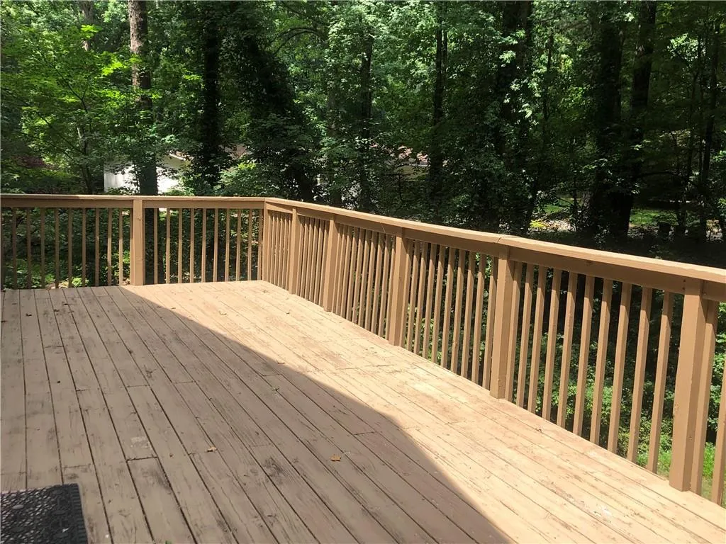 7575 Spalding Lane, Sandy Springs, Georgia 30350, 4 Bedrooms Bedrooms, ,3 BathroomsBathrooms,Residential,Sold,7575 Spalding Lane,6906807