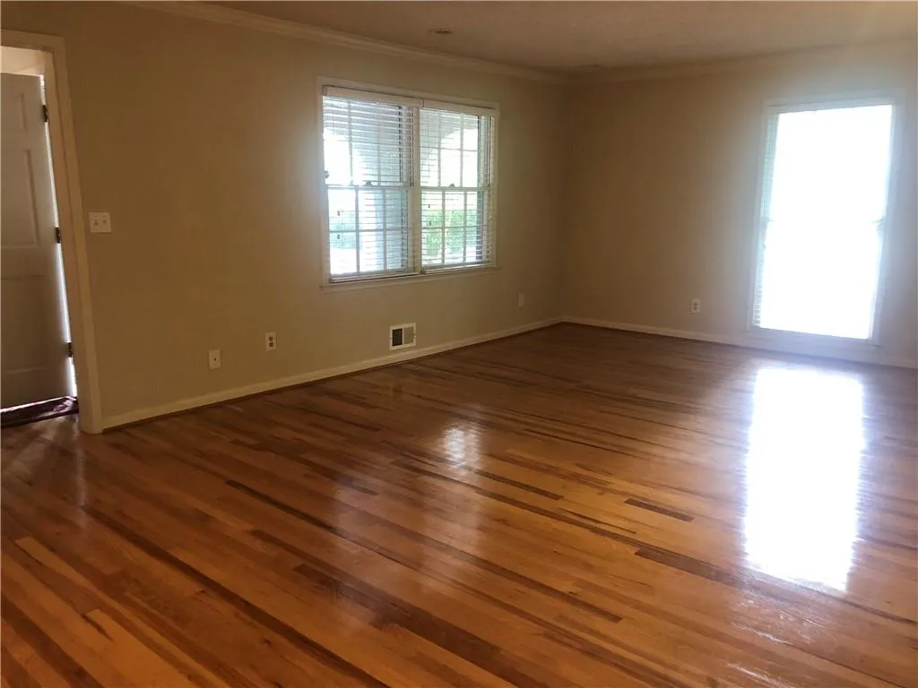 7575 Spalding Lane, Sandy Springs, Georgia 30350, 4 Bedrooms Bedrooms, ,3 BathroomsBathrooms,Residential,Sold,7575 Spalding Lane,6906807