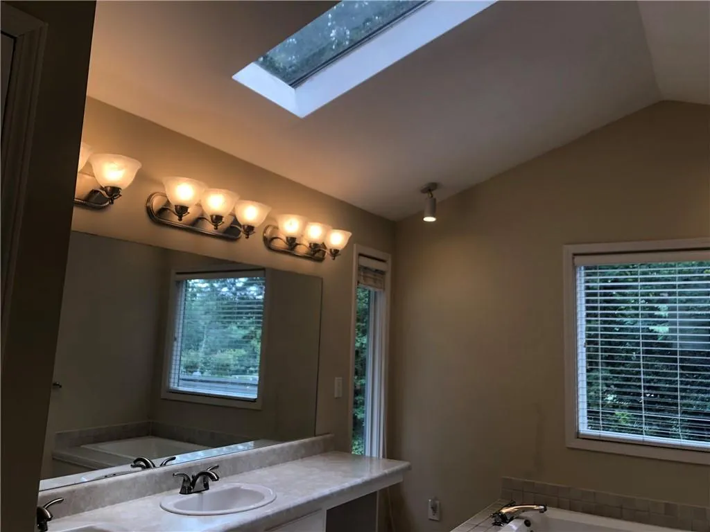 7575 Spalding Lane, Sandy Springs, Georgia 30350, 4 Bedrooms Bedrooms, ,3 BathroomsBathrooms,Residential,Sold,7575 Spalding Lane,6906807