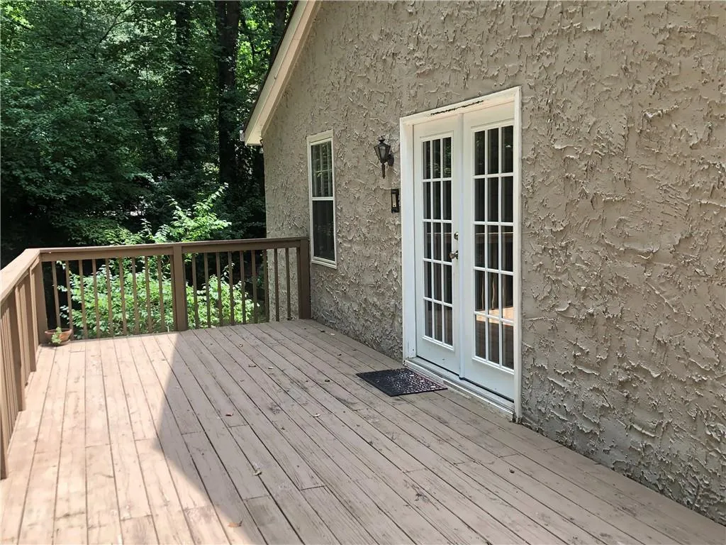 7575 Spalding Lane, Sandy Springs, Georgia 30350, 4 Bedrooms Bedrooms, ,3 BathroomsBathrooms,Residential,Sold,7575 Spalding Lane,6906807