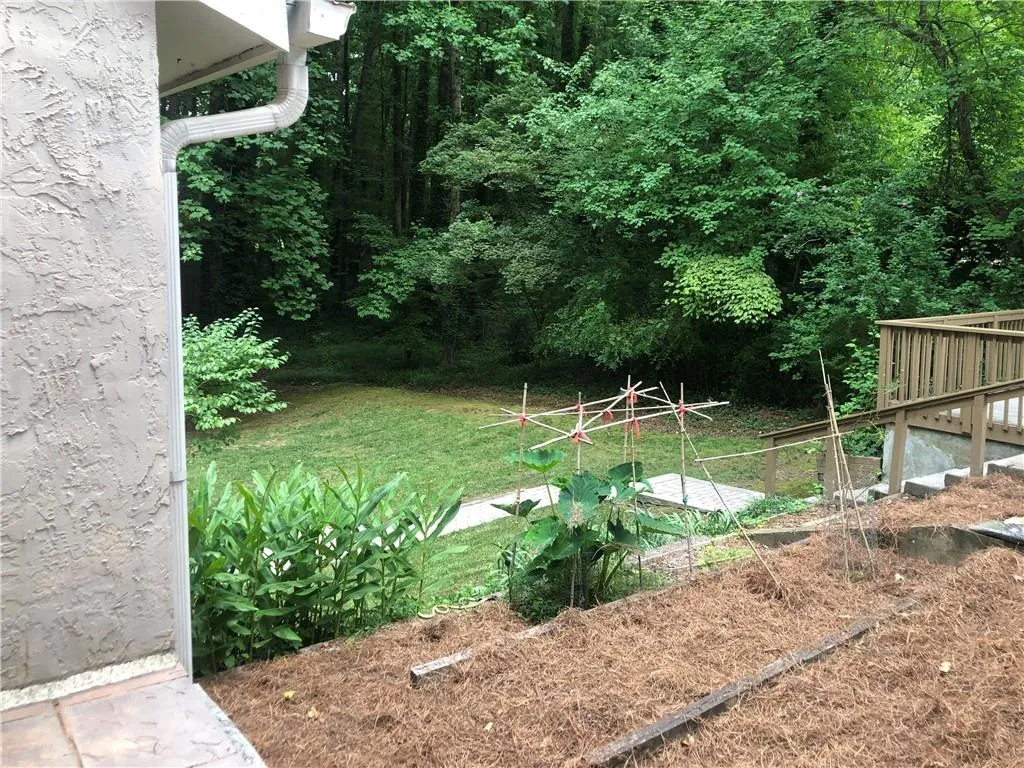 7575 Spalding Lane, Sandy Springs, Georgia 30350, 4 Bedrooms Bedrooms, ,3 BathroomsBathrooms,Residential,Sold,7575 Spalding Lane,6906807