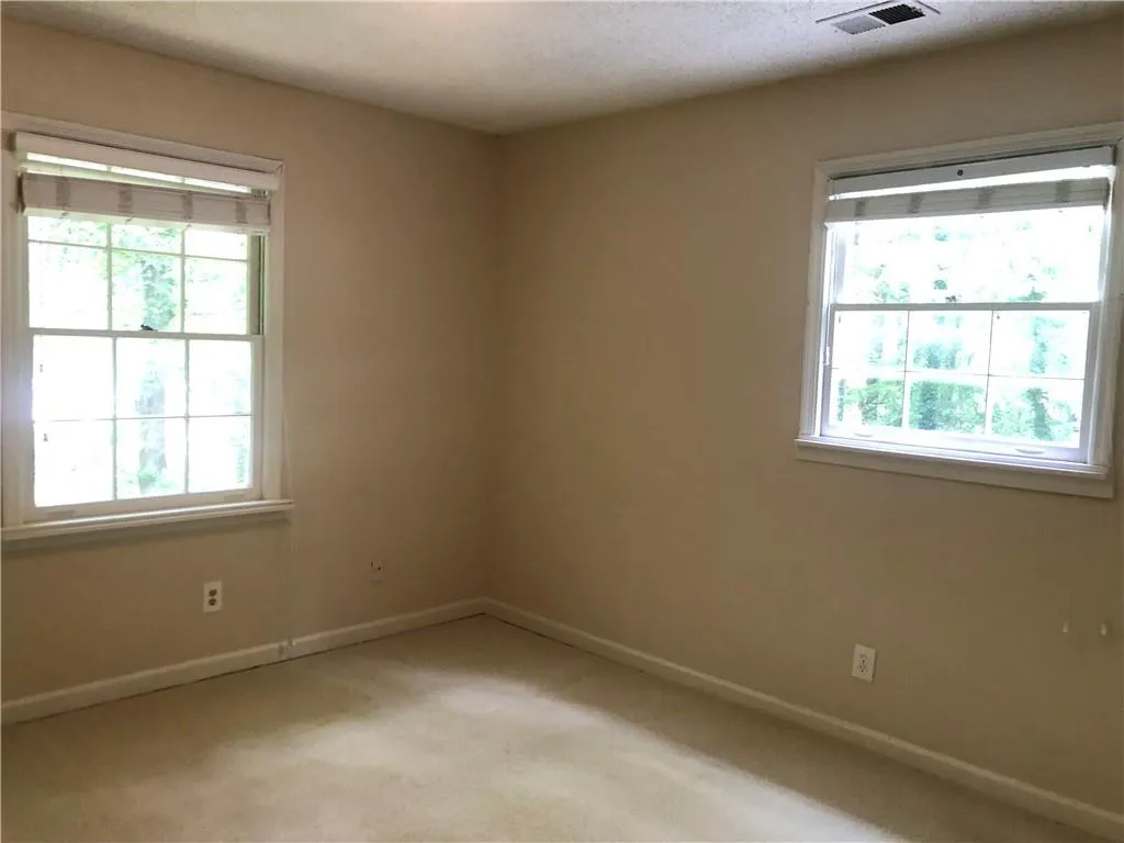 7575 Spalding Lane, Sandy Springs, Georgia 30350, 4 Bedrooms Bedrooms, ,3 BathroomsBathrooms,Residential,Sold,7575 Spalding Lane,6906807