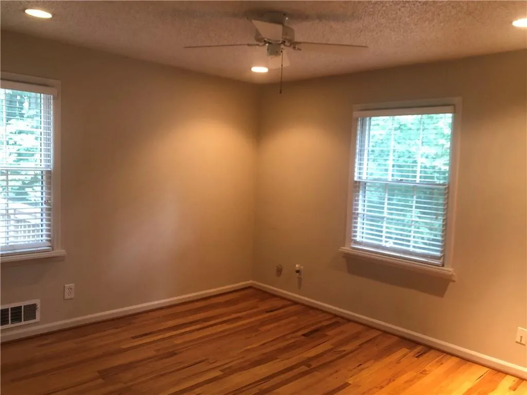 7575 Spalding Lane, Sandy Springs, Georgia 30350, 4 Bedrooms Bedrooms, ,3 BathroomsBathrooms,Residential,Sold,7575 Spalding Lane,6906807