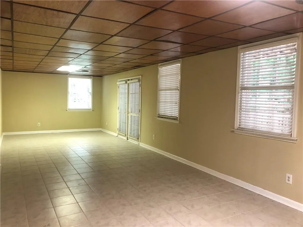 7575 Spalding Lane, Sandy Springs, Georgia 30350, 4 Bedrooms Bedrooms, ,3 BathroomsBathrooms,Residential,Sold,7575 Spalding Lane,6906807