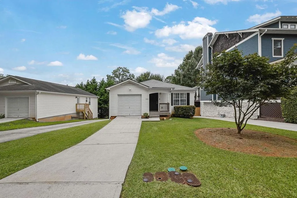 3126 Lynwood Drive Ne, Brookhaven, Georgia 30319, 3 Bedrooms Bedrooms, ,2 BathroomsBathrooms,Residential,For Sale,3126 Lynwood Drive Ne,7630412