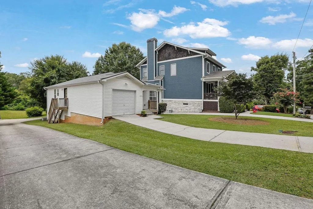 3126 Lynwood Drive Ne, Brookhaven, Georgia 30319, 3 Bedrooms Bedrooms, ,2 BathroomsBathrooms,Residential,For Sale,3126 Lynwood Drive Ne,7630412