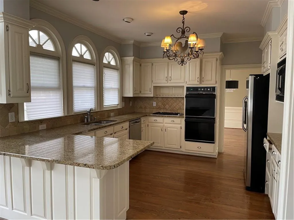 585 Vinington Court, Sandy Springs, Georgia 30350, 6 Bedrooms Bedrooms, ,4 BathroomsBathrooms,Residential,Sold,585 Vinington Court,6853732