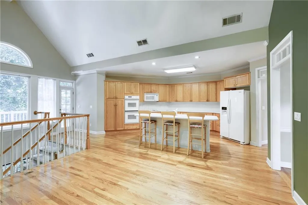 5770 Cameron Hall Place, Atlanta, Georgia 30328, 4 Bedrooms Bedrooms, ,2 BathroomsBathrooms,Residential,Sold,5770 Cameron Hall Place,7056684