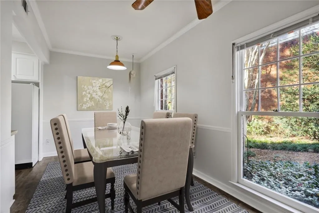 5273 Glenridge Drive, Sandy Springs, Georgia 30342, 3 Bedrooms Bedrooms, ,3 BathroomsBathrooms,Residential,Sold,5273 Glenridge Drive,7142176