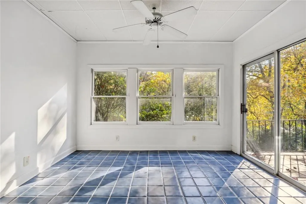 5273 Glenridge Drive, Sandy Springs, Georgia 30342, 3 Bedrooms Bedrooms, ,3 BathroomsBathrooms,Residential,Sold,5273 Glenridge Drive,7142176