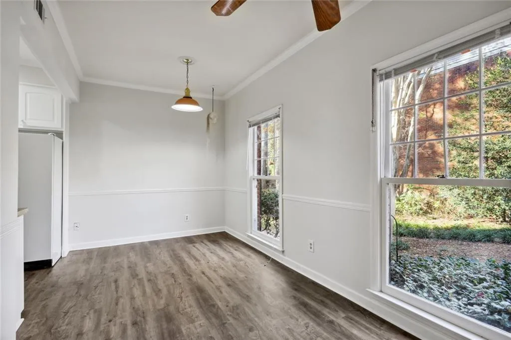 5273 Glenridge Drive, Sandy Springs, Georgia 30342, 3 Bedrooms Bedrooms, ,3 BathroomsBathrooms,Residential,Sold,5273 Glenridge Drive,7142176
