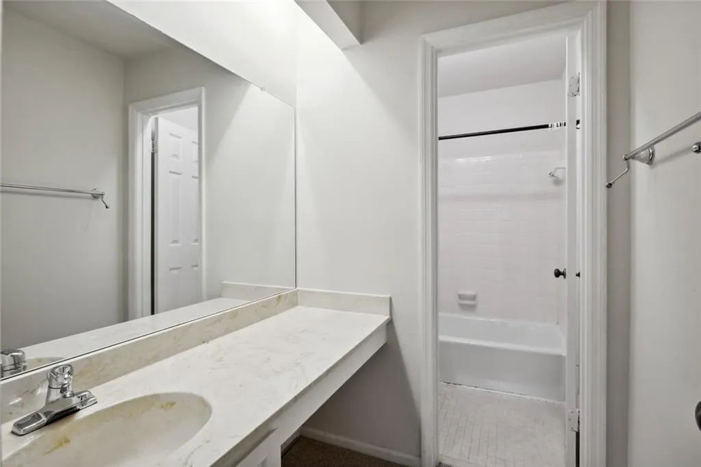 5273 Glenridge Drive, Sandy Springs, Georgia 30342, 3 Bedrooms Bedrooms, ,3 BathroomsBathrooms,Residential,Sold,5273 Glenridge Drive,7142176