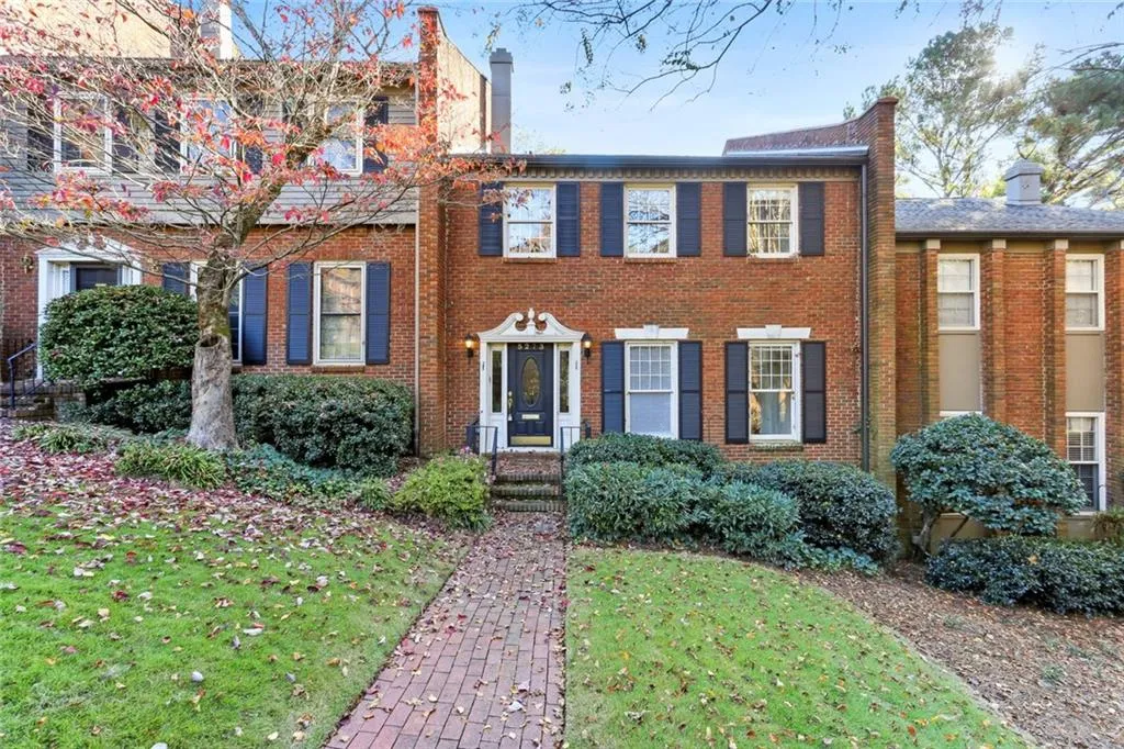 5273 Glenridge Drive, Sandy Springs, Georgia 30342, 3 Bedrooms Bedrooms, ,3 BathroomsBathrooms,Residential,Sold,5273 Glenridge Drive,7142176