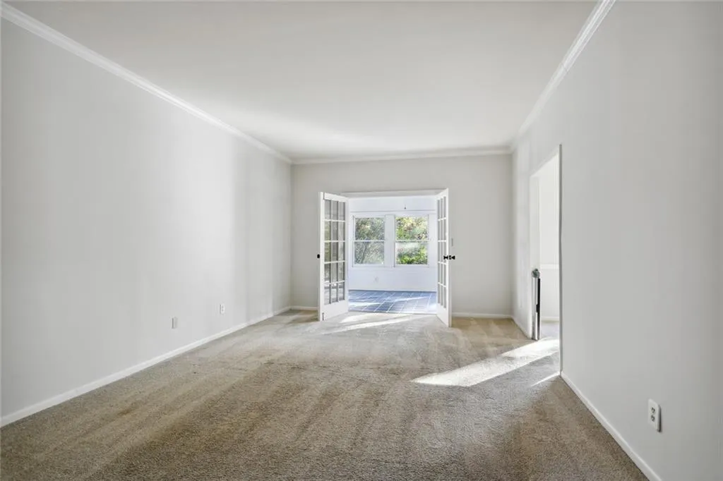 5273 Glenridge Drive, Sandy Springs, Georgia 30342, 3 Bedrooms Bedrooms, ,3 BathroomsBathrooms,Residential,Sold,5273 Glenridge Drive,7142176