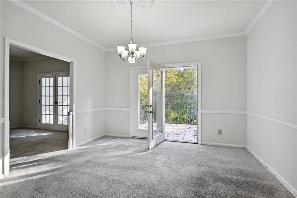 5273 Glenridge Drive, Sandy Springs, Georgia 30342, 3 Bedrooms Bedrooms, ,3 BathroomsBathrooms,Residential,Sold,5273 Glenridge Drive,7142176