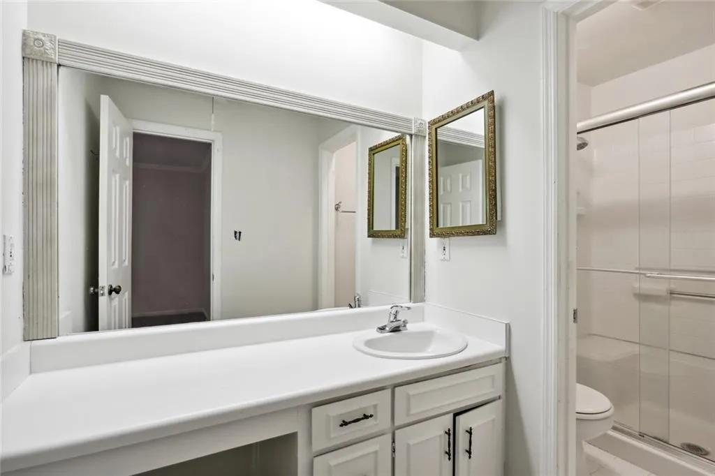 5273 Glenridge Drive, Sandy Springs, Georgia 30342, 3 Bedrooms Bedrooms, ,3 BathroomsBathrooms,Residential,Sold,5273 Glenridge Drive,7142176