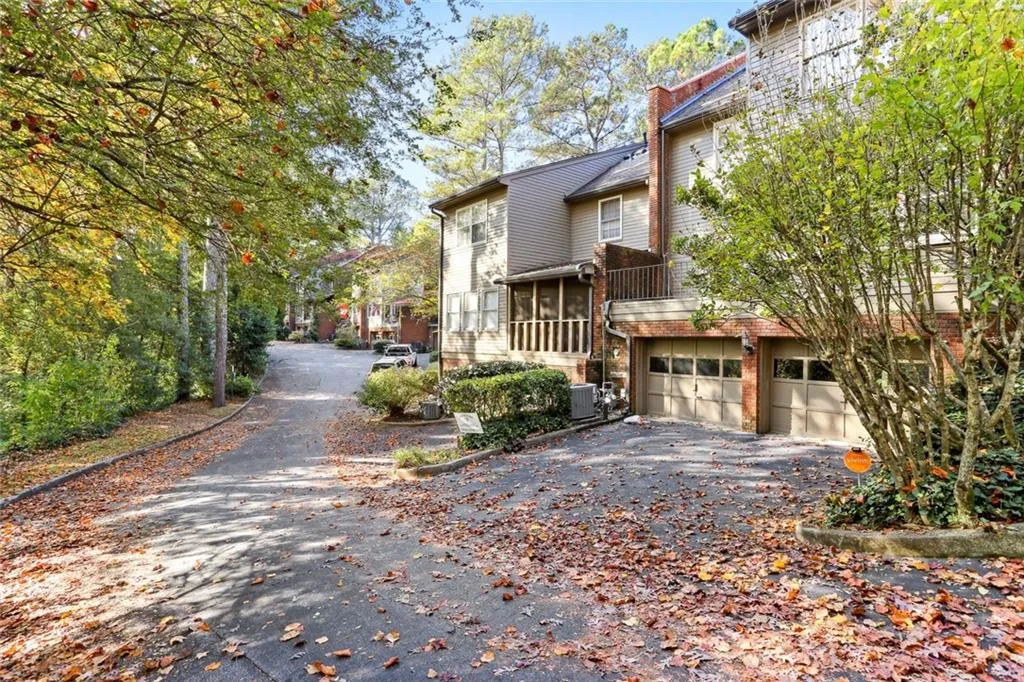 5273 Glenridge Drive, Sandy Springs, Georgia 30342, 3 Bedrooms Bedrooms, ,3 BathroomsBathrooms,Residential,Sold,5273 Glenridge Drive,7142176