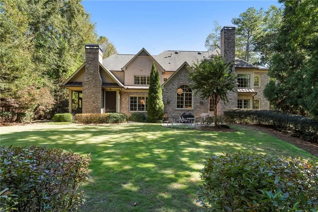 Great backyard for games and fun!