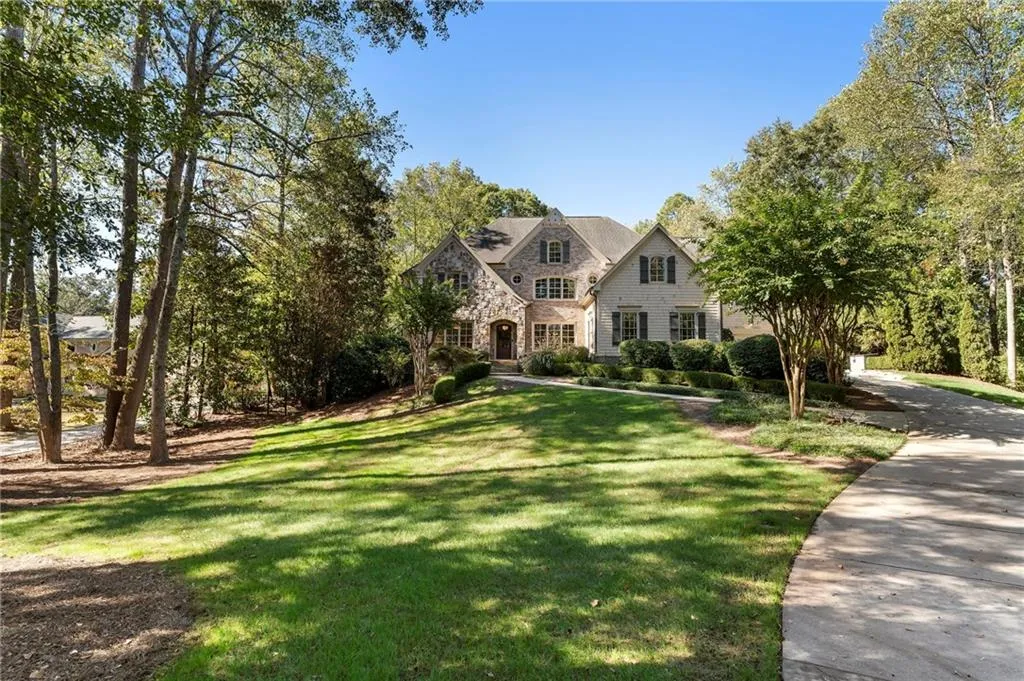 Come for a tour of 5178 South Trimble Road. You're bound to find your new home here!
