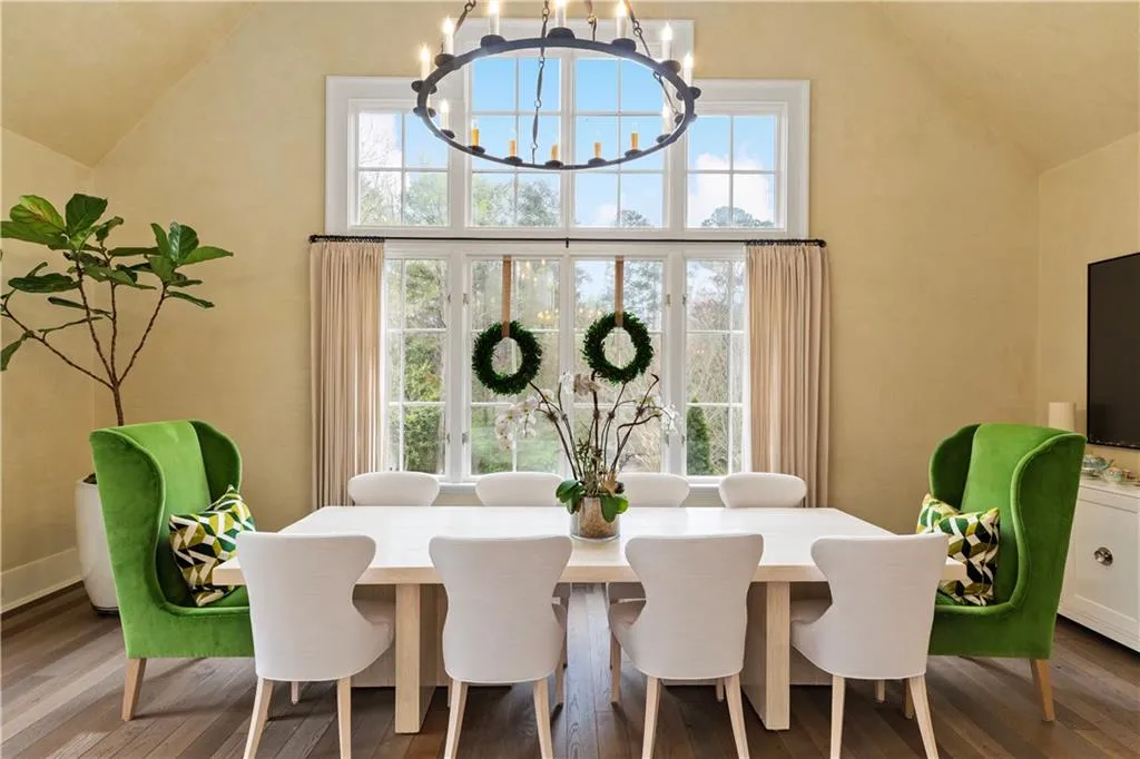 5525 Long Island Drive Nw, Atlanta, Georgia 30327, 6 Bedrooms Bedrooms, ,7 BathroomsBathrooms,Residential,Sold,5525 Long Island Drive Nw,7196089