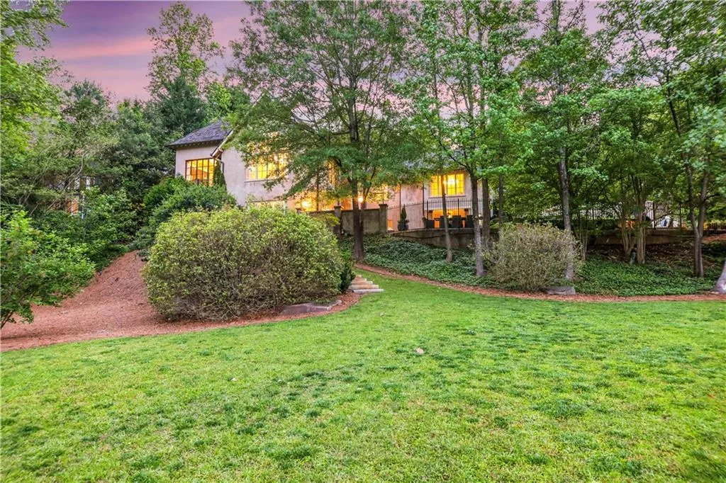 5525 Long Island Drive Nw, Atlanta, Georgia 30327, 6 Bedrooms Bedrooms, ,7 BathroomsBathrooms,Residential,Sold,5525 Long Island Drive Nw,7196089