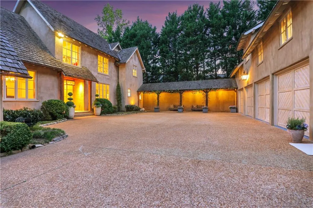 5525 Long Island Drive Nw, Atlanta, Georgia 30327, 6 Bedrooms Bedrooms, ,7 BathroomsBathrooms,Residential,Sold,5525 Long Island Drive Nw,7196089