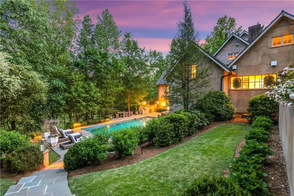 5525 Long Island Drive Nw, Atlanta, Georgia 30327, 6 Bedrooms Bedrooms, ,7 BathroomsBathrooms,Residential,Sold,5525 Long Island Drive Nw,7196089