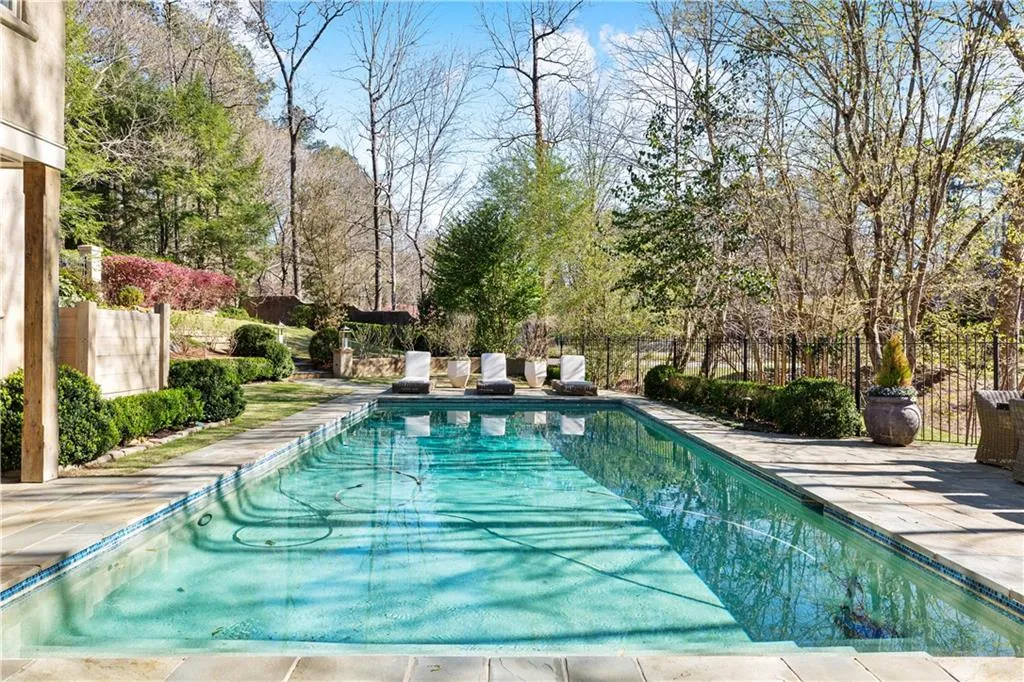 5525 Long Island Drive Nw, Atlanta, Georgia 30327, 6 Bedrooms Bedrooms, ,7 BathroomsBathrooms,Residential,Sold,5525 Long Island Drive Nw,7196089