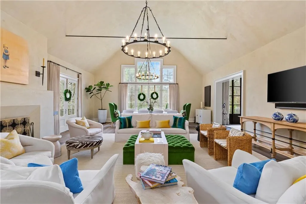 5525 Long Island Drive Nw, Atlanta, Georgia 30327, 6 Bedrooms Bedrooms, ,7 BathroomsBathrooms,Residential,Sold,5525 Long Island Drive Nw,7196089