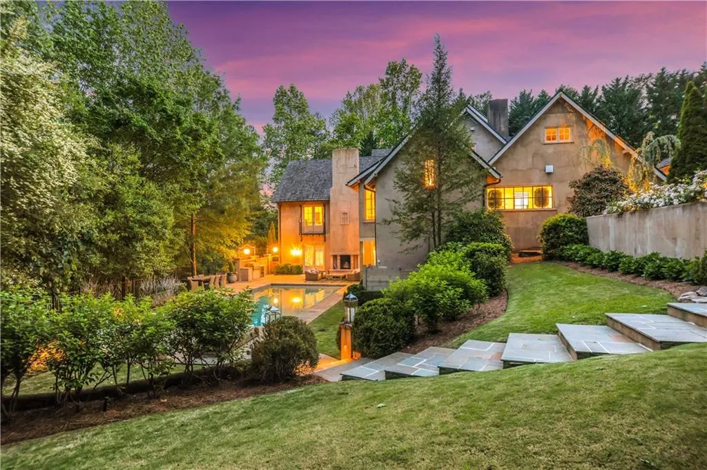 5525 Long Island Drive Nw, Atlanta, Georgia 30327, 6 Bedrooms Bedrooms, ,7 BathroomsBathrooms,Residential,Sold,5525 Long Island Drive Nw,7196089