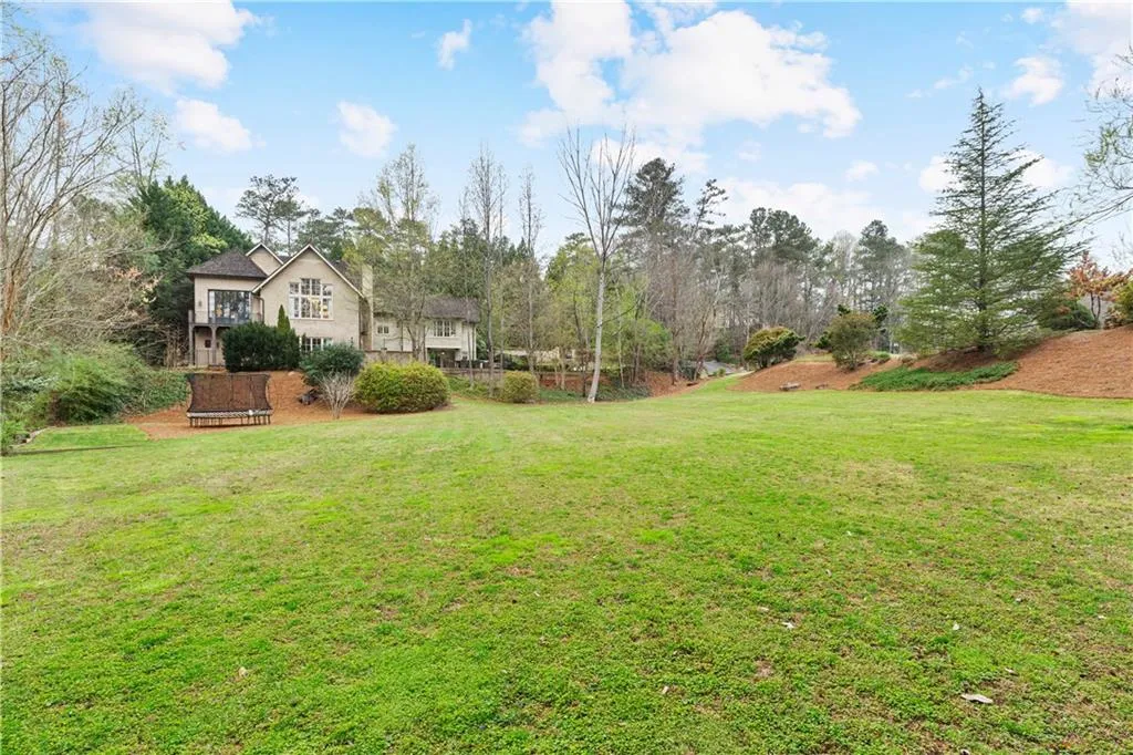 5525 Long Island Drive Nw, Atlanta, Georgia 30327, 6 Bedrooms Bedrooms, ,7 BathroomsBathrooms,Residential,Sold,5525 Long Island Drive Nw,7196089