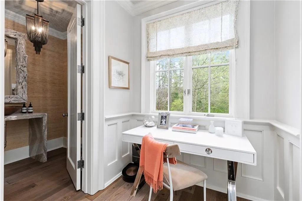 5525 Long Island Drive Nw, Atlanta, Georgia 30327, 6 Bedrooms Bedrooms, ,7 BathroomsBathrooms,Residential,Sold,5525 Long Island Drive Nw,7196089