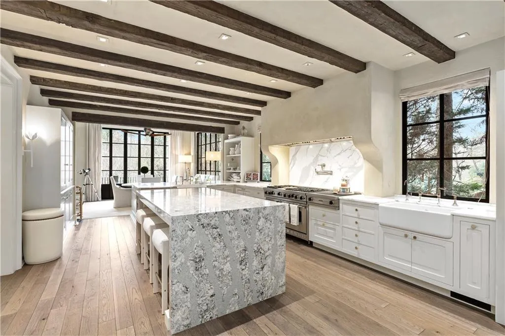 5525 Long Island Drive Nw, Atlanta, Georgia 30327, 6 Bedrooms Bedrooms, ,7 BathroomsBathrooms,Residential,Sold,5525 Long Island Drive Nw,7196089