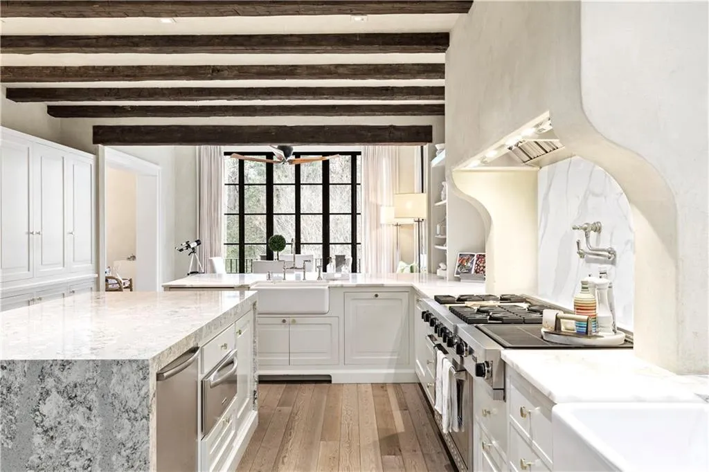 5525 Long Island Drive Nw, Atlanta, Georgia 30327, 6 Bedrooms Bedrooms, ,7 BathroomsBathrooms,Residential,Sold,5525 Long Island Drive Nw,7196089