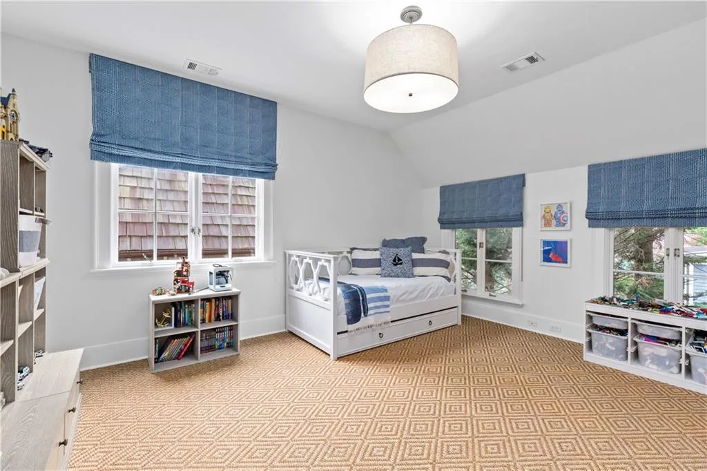 5525 Long Island Drive Nw, Atlanta, Georgia 30327, 6 Bedrooms Bedrooms, ,7 BathroomsBathrooms,Residential,Sold,5525 Long Island Drive Nw,7196089