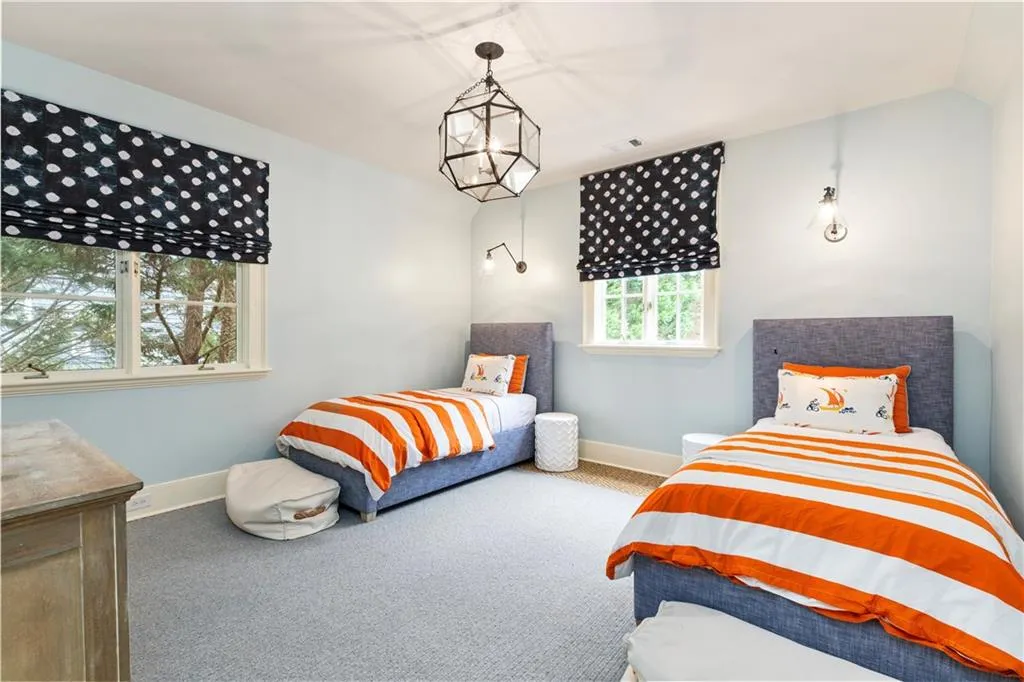 5525 Long Island Drive Nw, Atlanta, Georgia 30327, 6 Bedrooms Bedrooms, ,7 BathroomsBathrooms,Residential,Sold,5525 Long Island Drive Nw,7196089