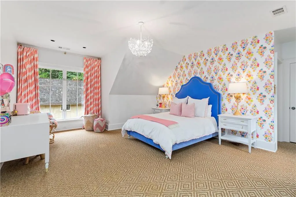 5525 Long Island Drive Nw, Atlanta, Georgia 30327, 6 Bedrooms Bedrooms, ,7 BathroomsBathrooms,Residential,Sold,5525 Long Island Drive Nw,7196089