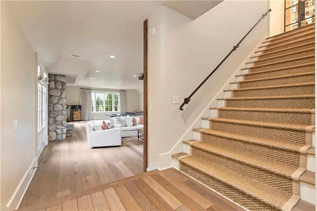 5525 Long Island Drive Nw, Atlanta, Georgia 30327, 6 Bedrooms Bedrooms, ,7 BathroomsBathrooms,Residential,Sold,5525 Long Island Drive Nw,7196089